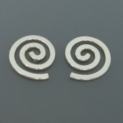 E.706: Zilveren oorbellen, passend bij spiraalcollier.